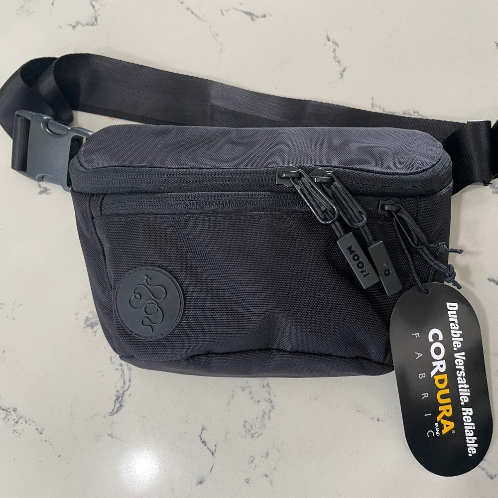 NWT Baboon to the Moon Black Fanny Pack
